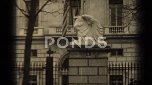 Thumbnail from Paris Postwar City Scenes (1945-1965) curated collection