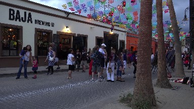 Busy Street, Busy People