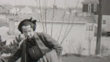 Beachwood New Jersey USA (1937): Lady Getting Into Car To Travel Somewhere