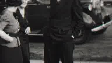 Beachwood New Jersey USA (1937): Black And White, Family Gathers Before Old Car On