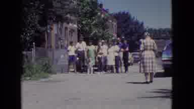 New Jersey USA (1965): An Entire Family That Came Together To Take A Family Album