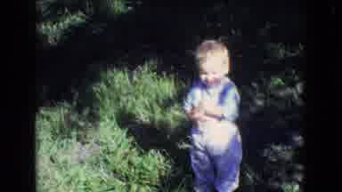 New Jersey USA (1965): A Child's First Time To Walk In The Yard