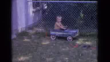 New Jersey USA (1965): Kids Playing In The Front Yard