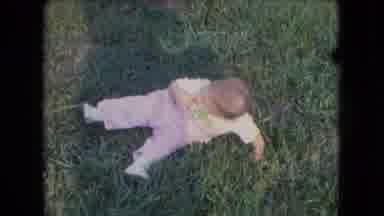 Athens Ohio USA (1966): Baby In The Grass Crawling
