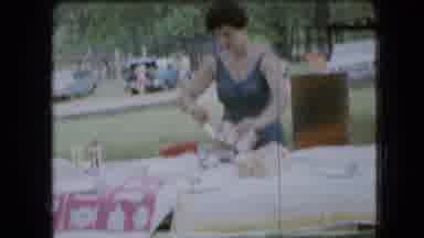 Ohio USA (1966): Family Picnic Lunch