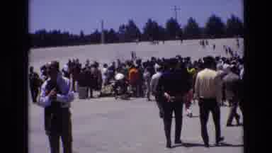 Portugal (1972): Crowd In A Field