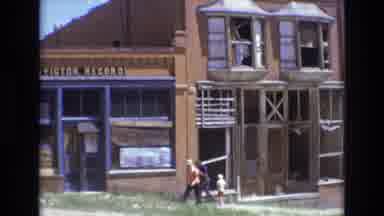 COLORADO SPRINGS COLORADO USA .-1973: Two People Observing The Abandon Victor
