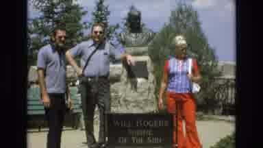 COLORADO SPRINGS COLORADO USA .-1973: People Posing In Front Of Will Rogers