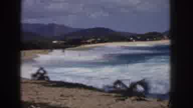 Hawaii USA (1959): Someone Going To The Beach