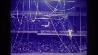 Boston USA (1974): Two People On A Trapeze At The Cirrus