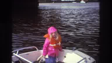 Boston USA (1975): Home Movie Showing Little Girl Waving From Boat And Man Walking
