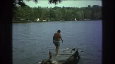 Boston USA (1975): Man Walks To Edge Of Deck