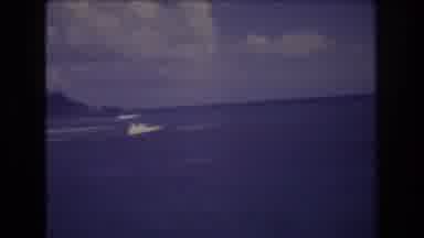 Honolulu Hawaii a USA (1977): A View Of The Ocean Waves With A Cloudy Sky In The
