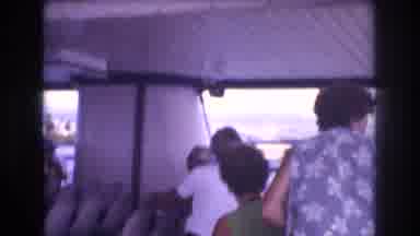 Honolulu Hawaii a USA (1977): Small Group Of Tourists Enjoy The View Of A