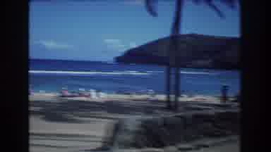 Honolulu Hawaii a USA (1977): Scene Showing Sea And Beachgoers On A Clear Day Next