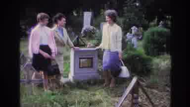 France (1967): Decoration With Natural Flowers For Relatives Who Rest In A Place