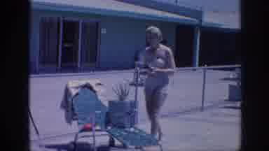 Memphis Tennessee USA (1963): Lady Walking Toward Purse