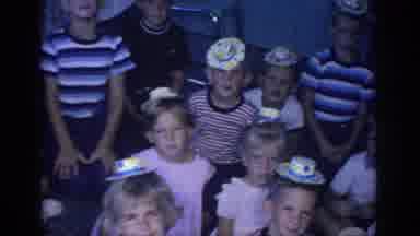 Oklahoma USA (1967): Filming Of Children Sitting