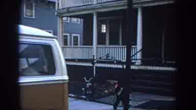 Philadephia Pennsylvania USA (1972): How The Kid Open The Gate When He Get Home