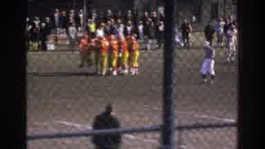 Bronx New York USA (1975): Some Many Peoples Playing On The Ground