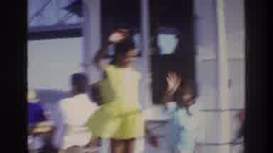 Washington DC USA (1975): The Boy And Girl To See Someone Peoples Doing Wishes