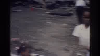 Harlem New York USA (1976): Family By The Riverside Looking For Rocks