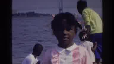 Harlem New York USA (1976): Mother And Two Children Standing In Front Of The Sea