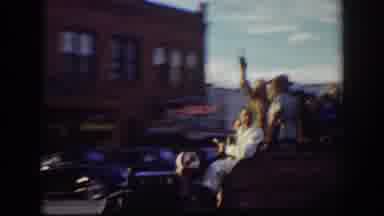 California USA (1939): The Crowded Carriage Ride
