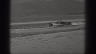 Washington USA (1940): The Two Persons Enjoying To The Boating In The Lake