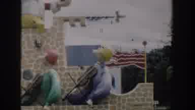 Wisconsin Dells Wisconsin USA (1954): One Children Was Watching Toy And She Is