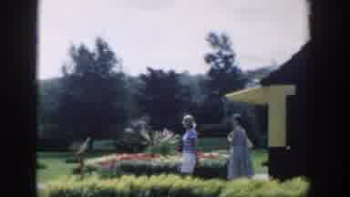 Wisconsin Dells Wisconsin USA (1954): Filming 2 Ladies Walking In The Park On