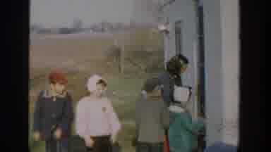Michigan USA (1958): Cold Children Wait For Older Girl To Unlock Door Then They
