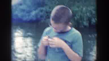 Wisconsin USA (1964): Childrens Played The House And River