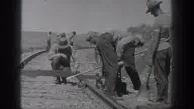 California USA (1936): Building Train Track