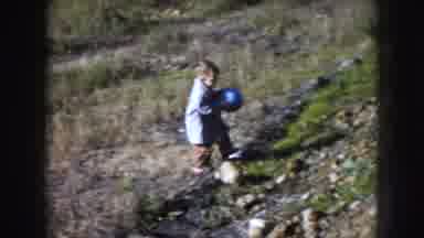 Nebraska USA (1956): The Little Kid To Take The Ball To Give The Mom