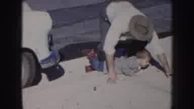 Nebraska USA (1956): The Man Play With The Child