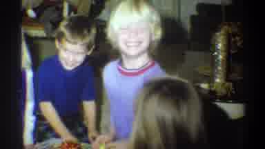 Gainsville Florida USA (1974): Kids Gifts Presents Smile Fun Family Brother Sister