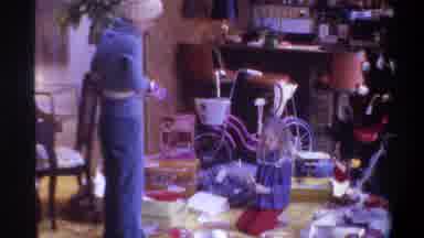 Gainsville Florida USA (1975): The Women Was Standing On The Floor