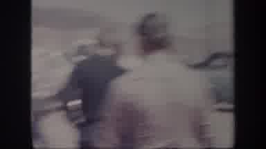 Arizona USA (1957): Visitors To An Outdoor Park Walk Through Parking Lot And Drive