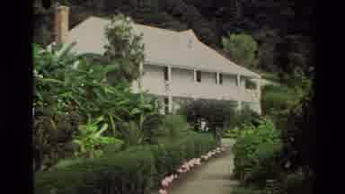 New Zealand (1981): Summer Home Family Vacation Home Plantation Style Exotic