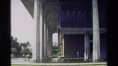 Hawaii USA (1981): Stroll By The Water