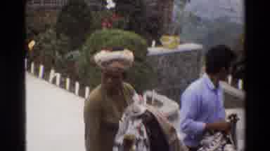 Singapore (1984): In The Tourist Spots One Lady Are Selling The Bed Sheet