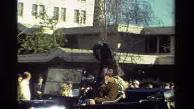 California USA (1981): Looking So Amazed At The Wonderful Parade (Must See This !)