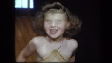 New York USA (1939): Girl Smiles Again