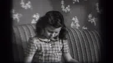 New York USA (1939): Child With World Toy