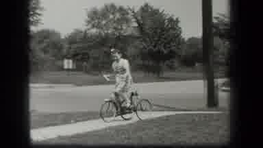 New York USA (1939): Tri Cycling Child