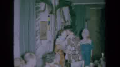 California USA (1961): Pretty Girl Welcomes The Guest With The Garland And A