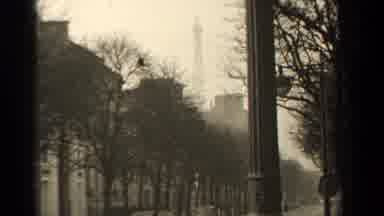 Paris France (1947): A Black And White Video Of People And Cars In Paris