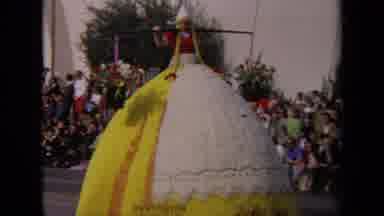 Los Angeles California USA (1967): Big Doll In Yellow Dress Big Crowd