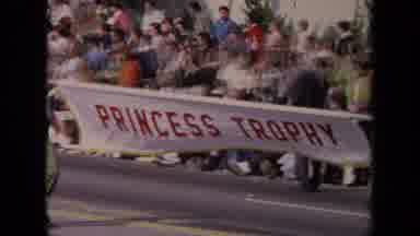 Los Angeles California USA (1967): The Large Crowd Watches As A Gulliver's Travels